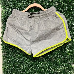 NEW! NEVER WORN! Shorts, athletic, Medium, grey/green from DAISY.